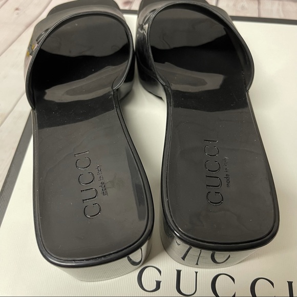 Gucci rubber slide sandals - Picture 6 of 11
